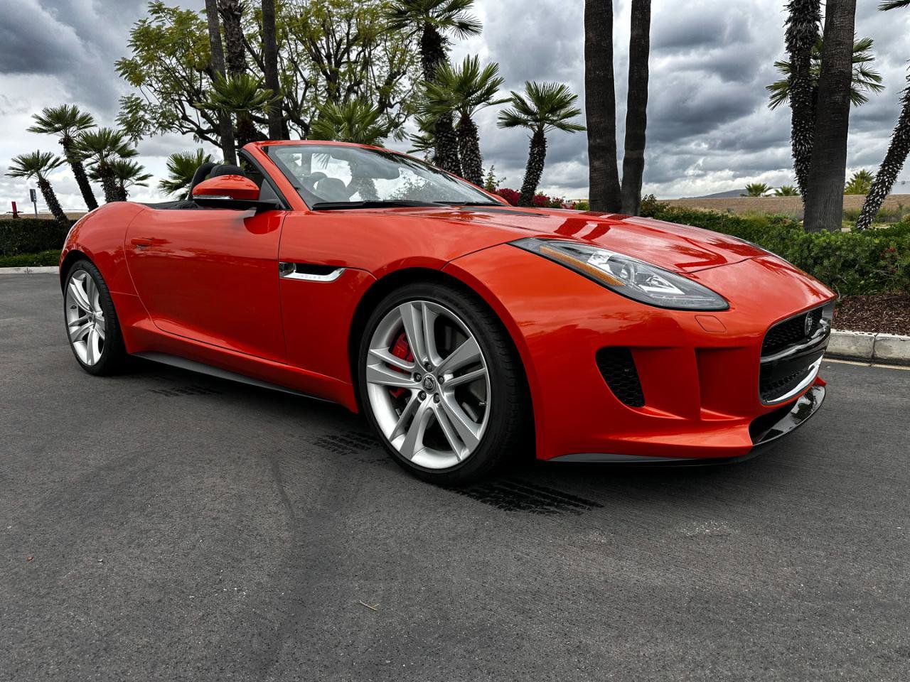 Used 2014 Jaguar F-TYPE S RWD image 2