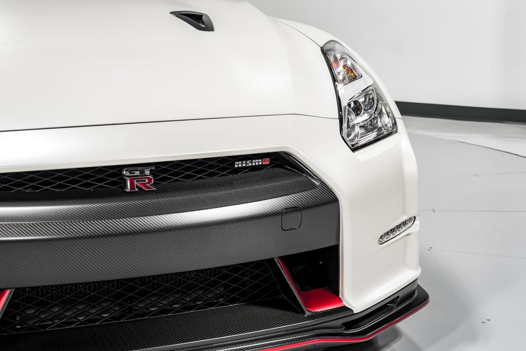 Used 2016 Nissan GT-R NISMO AWD/4WD image 36