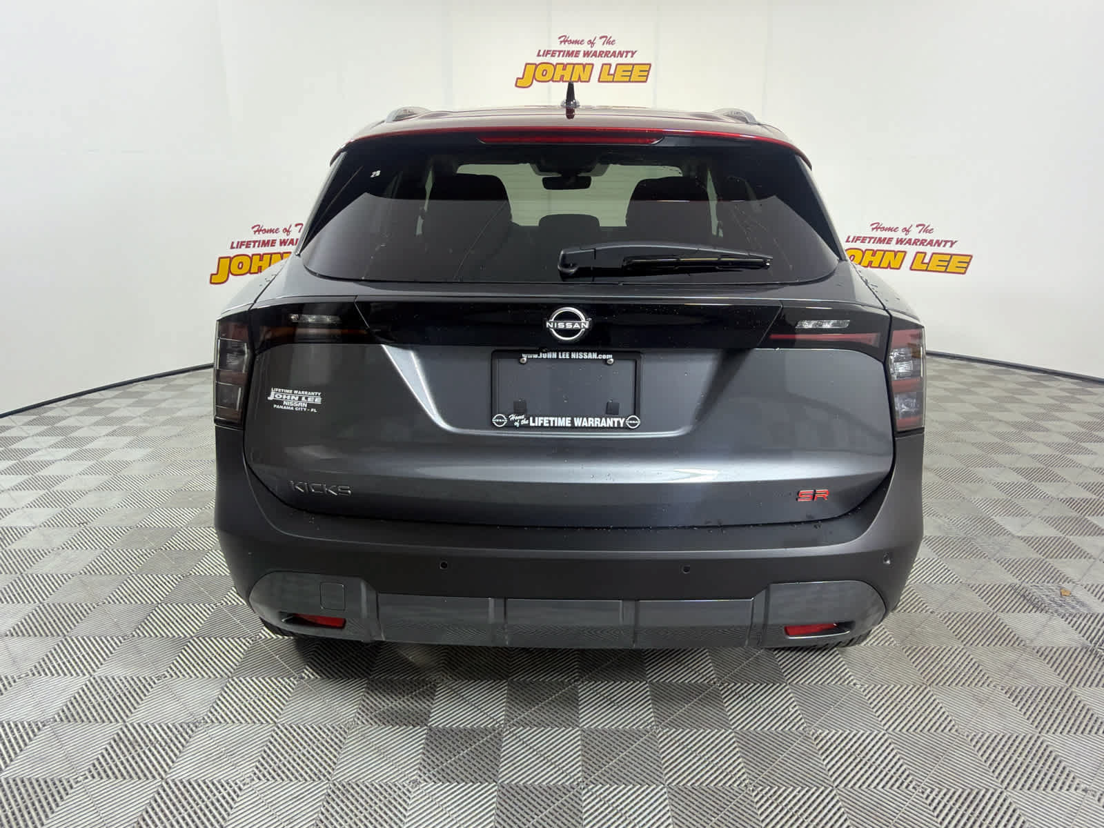 New 2026 Nissan Kicks SR w/ SR Premium Package FWD image 4