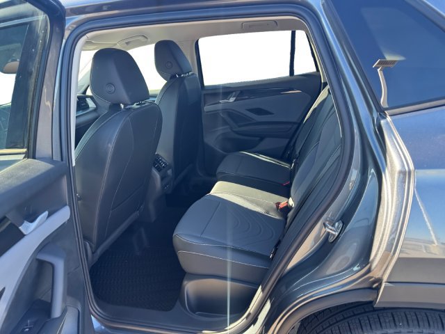 New 2026 Volkswagen Tiguan SE FWD image 11