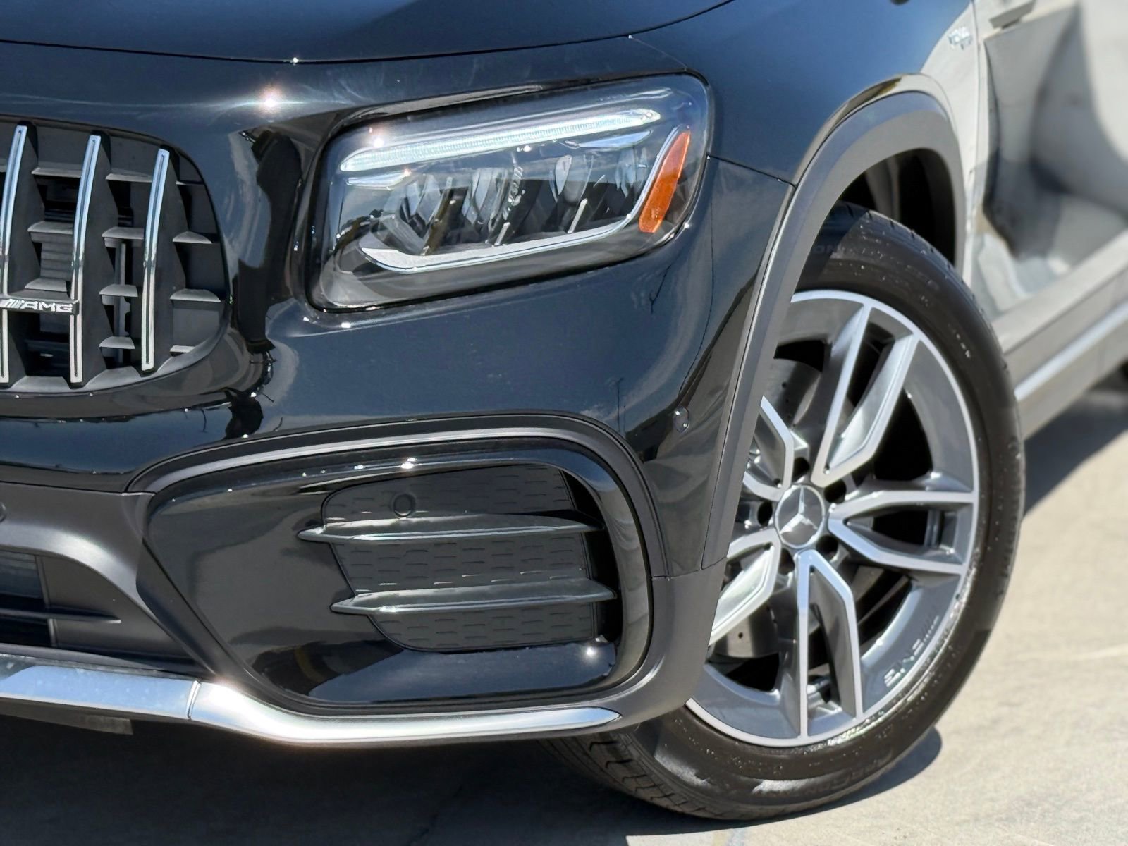 New 2026 Mercedes-Benz GLB 35 AMG 4MATIC image 4