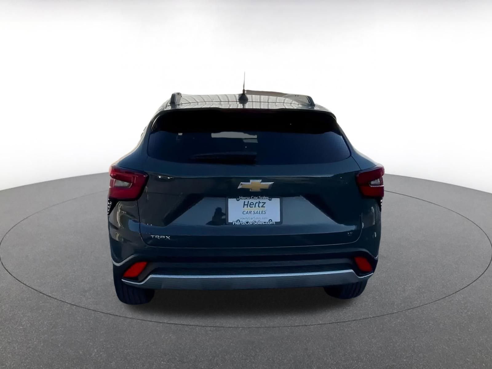 Used 2025 Chevrolet Trax LT image 12