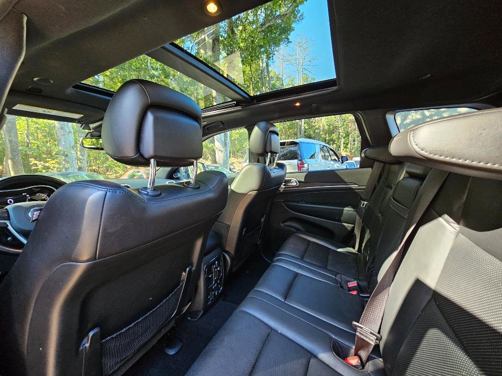 Used 2021 Jeep Grand Cherokee Limited w/ Luxury Group II image 41