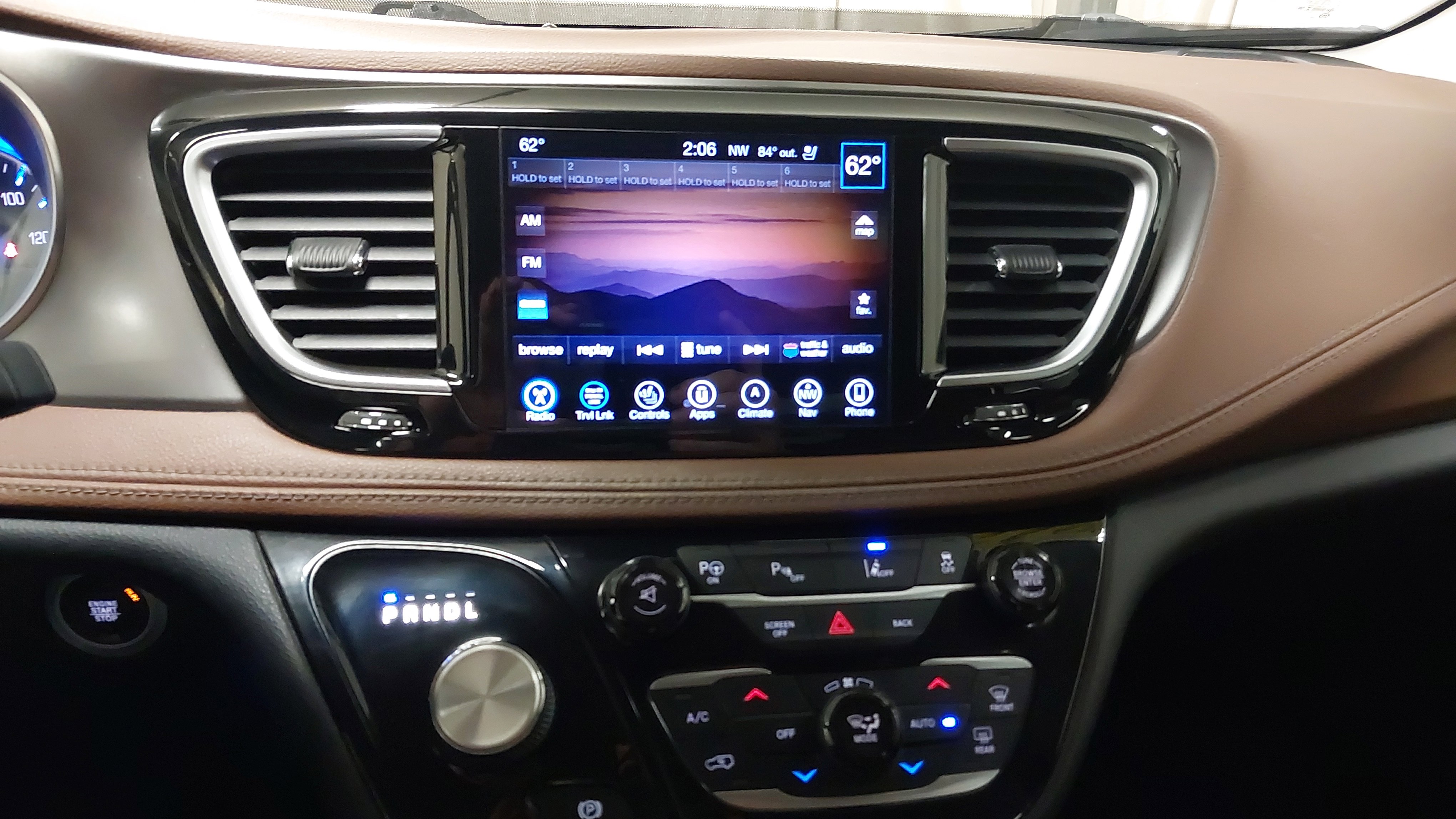 Used 2017 Chrysler Pacifica Limited w/ UConnect Theater Package image 20