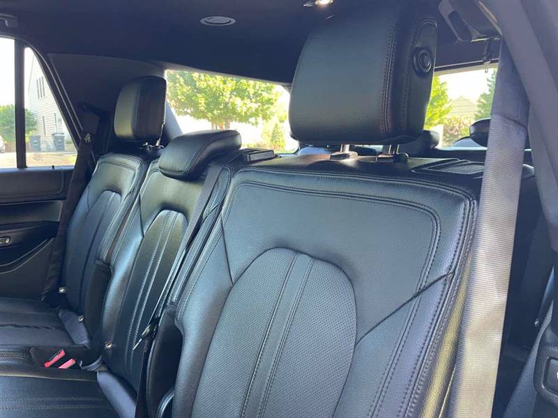 Used 2018 Ford Expedition Limited w/ Equipment Group 302A AWD/4WD image 88