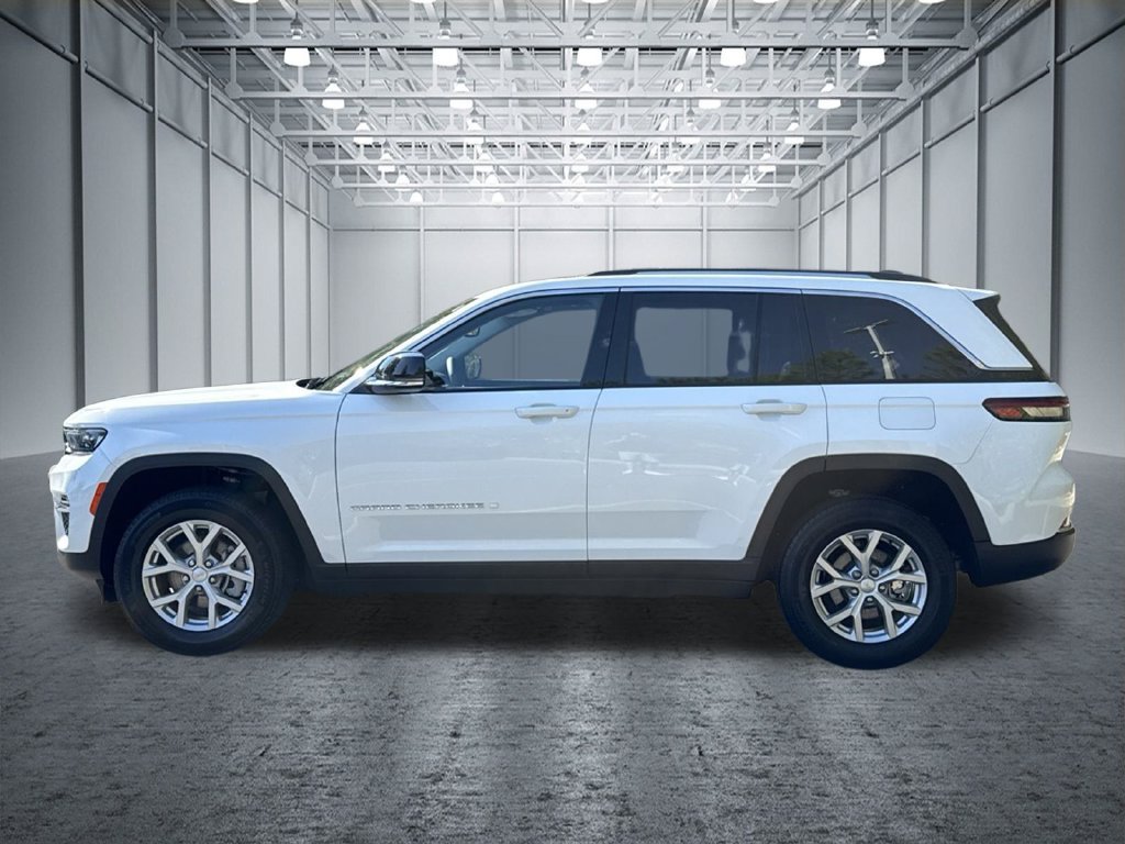 Used 2023 Jeep Grand Cherokee Limited AWD/4WD image 6