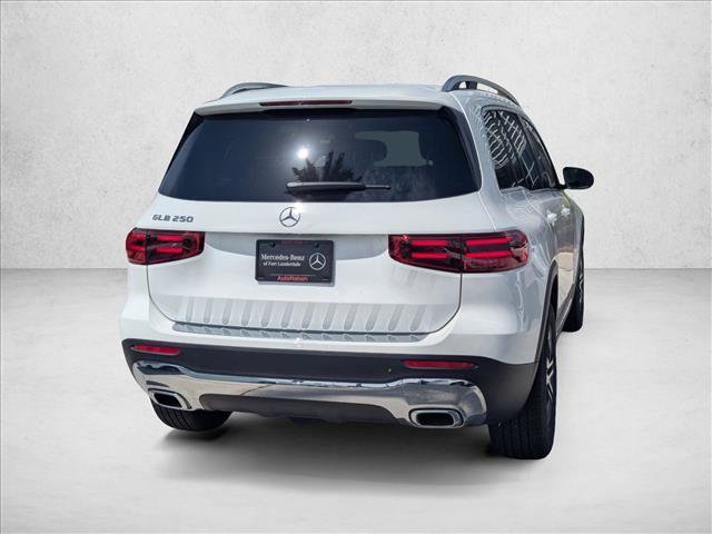 Used 2026 Mercedes-Benz GLB 250 image 2