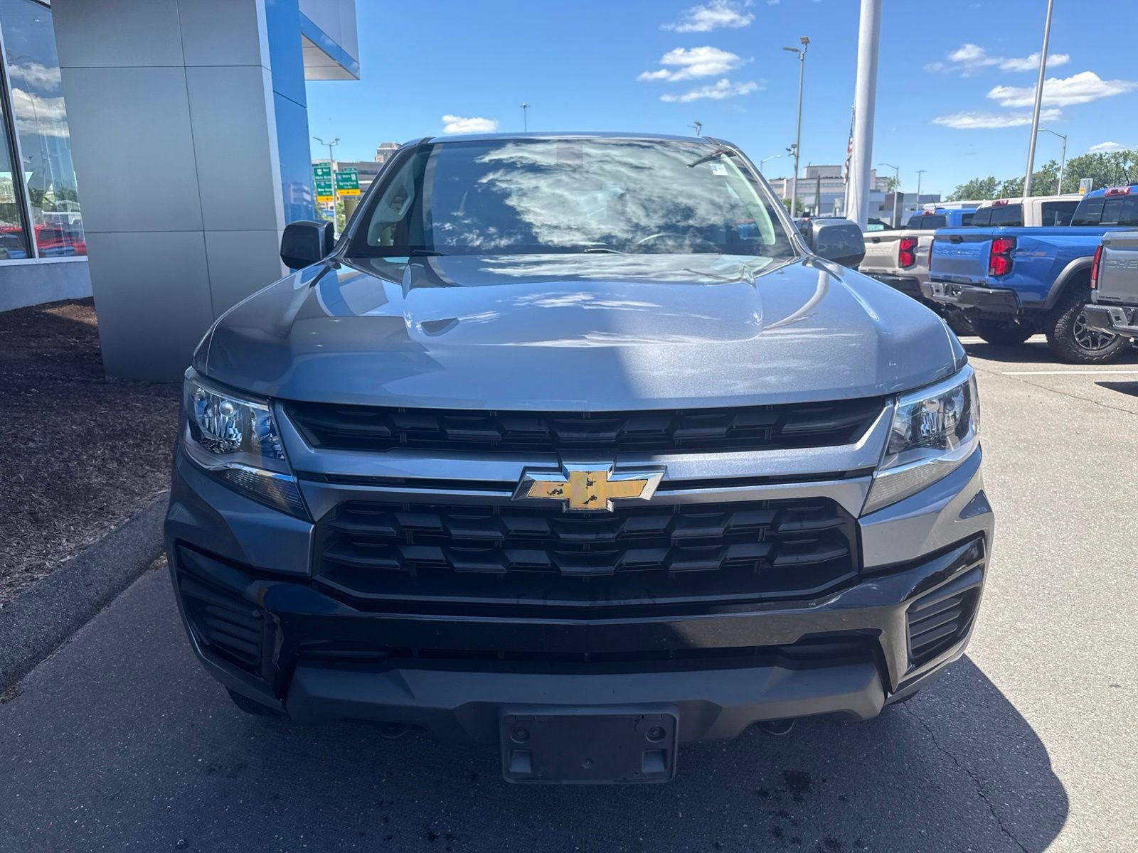 Used 2022 Chevrolet Colorado W/T w/ Custom Special Edition AWD/4WD image 3