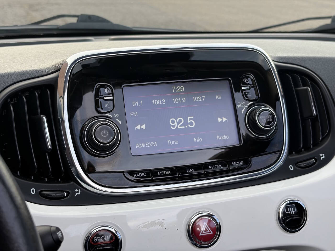 Used 2017 FIAT 500 Lounge FWD image 26