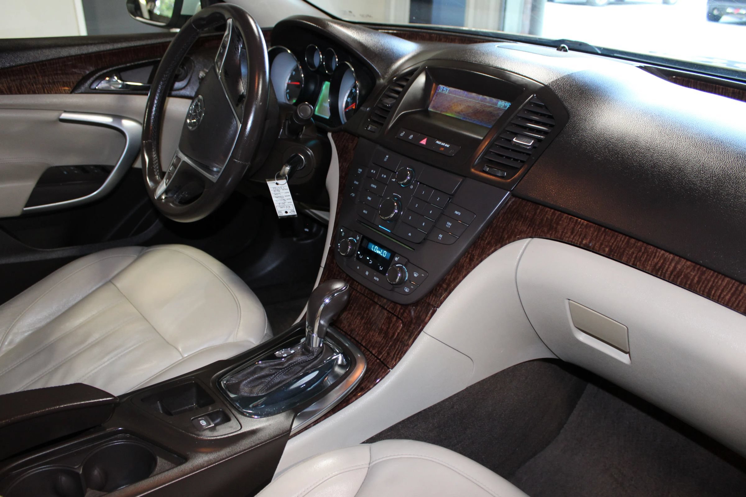 Used 2012 Buick Regal Leather FWD image 23