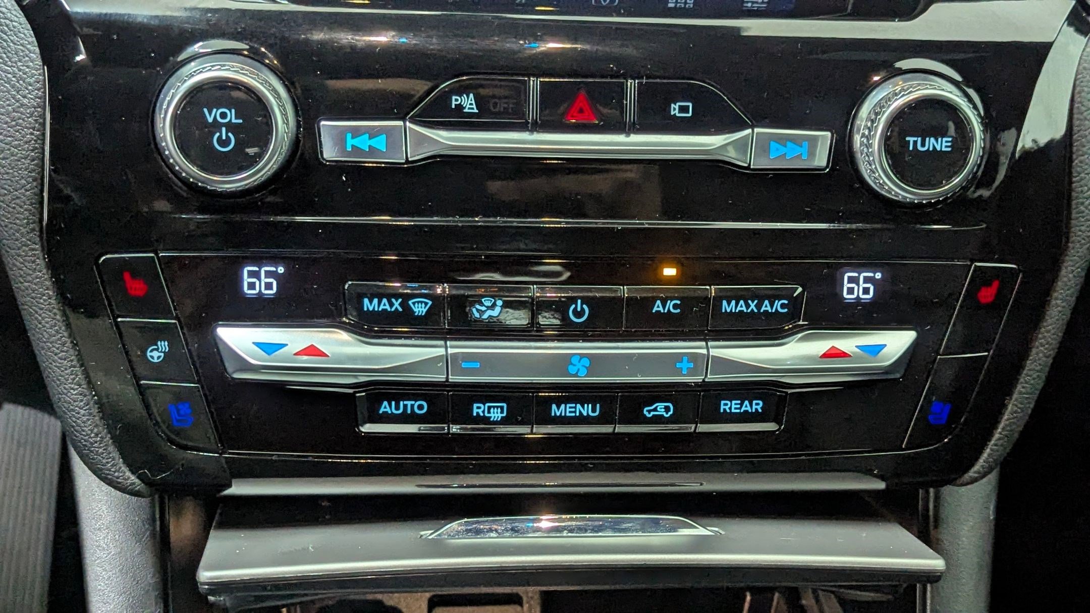 Used 2021 Ford Explorer ST w/ Equipment Group 401A image 27