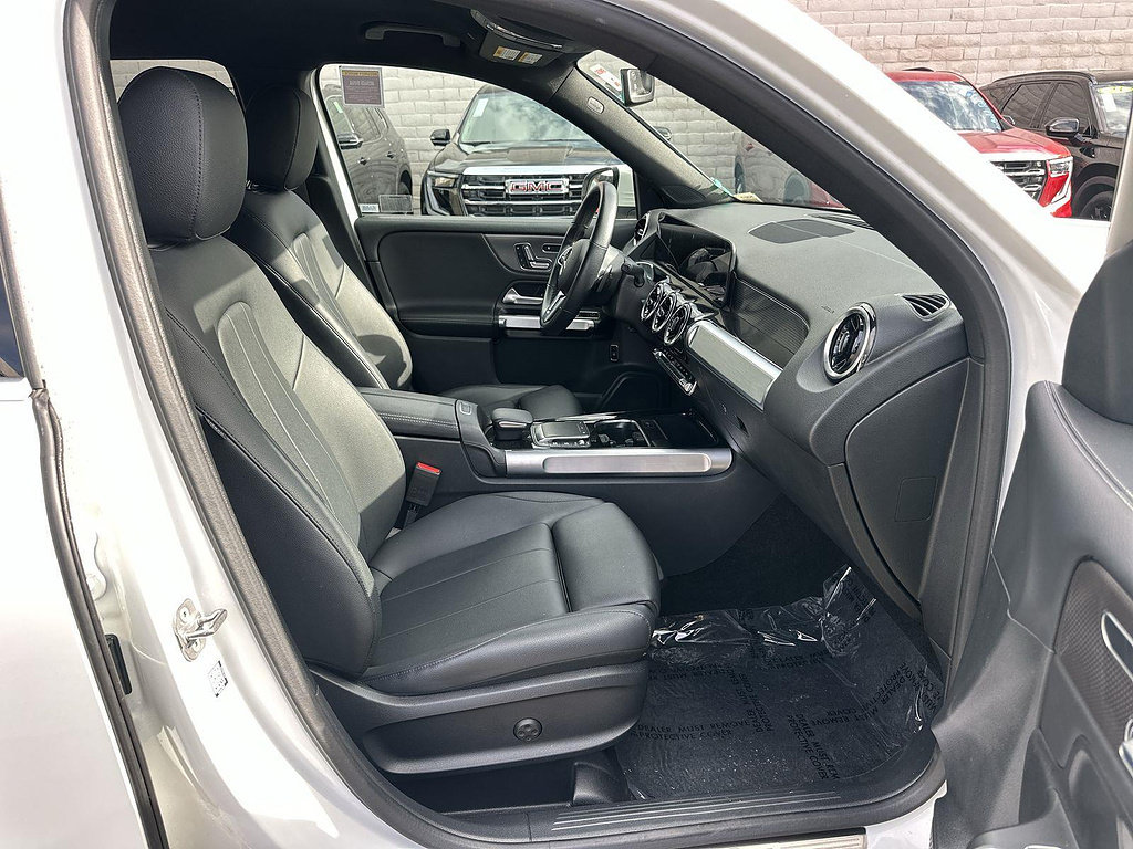 Used 2023 Mercedes-Benz GLB 250 image 26
