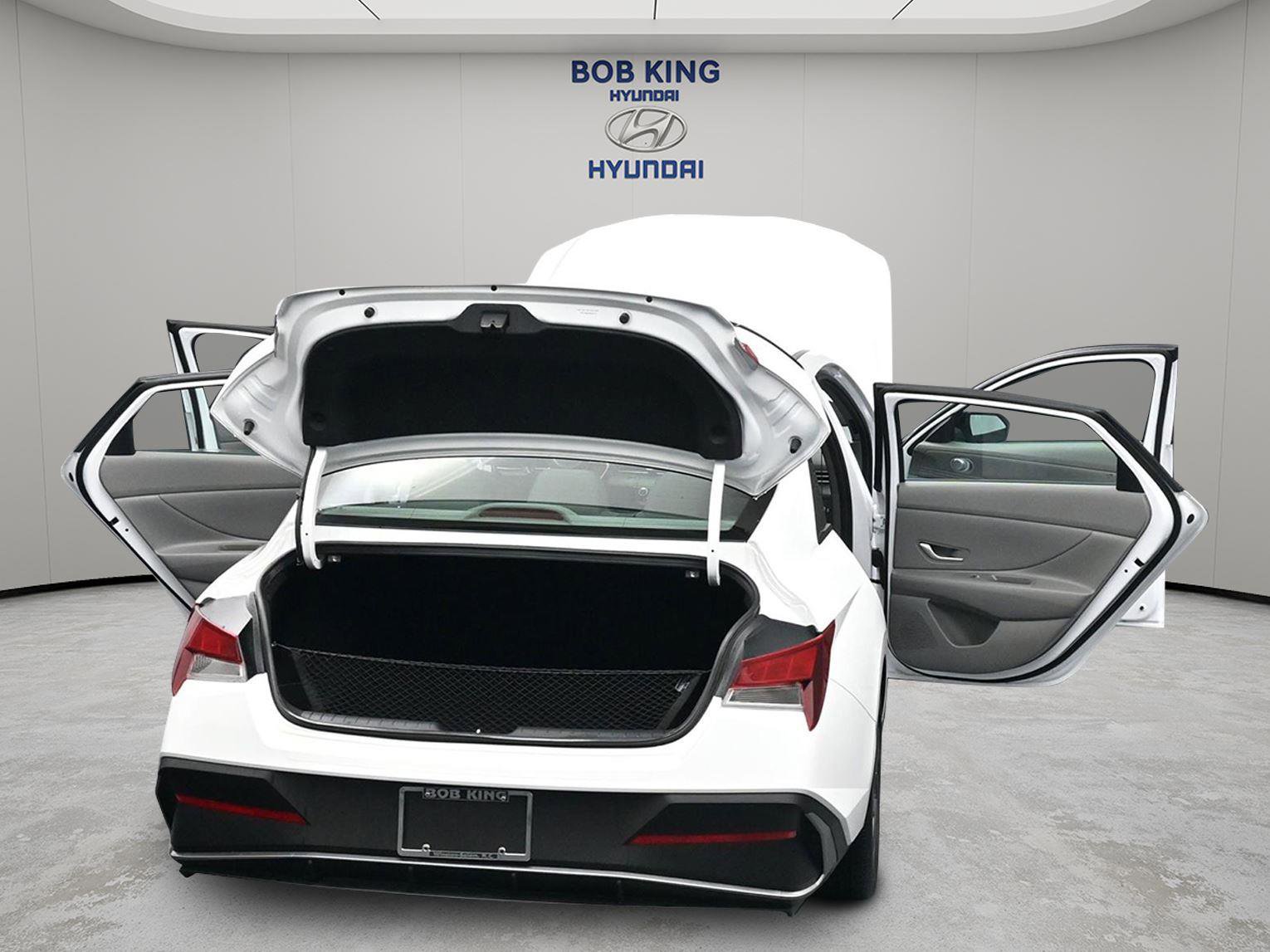 Certified 2025 Hyundai Elantra Sport image 18