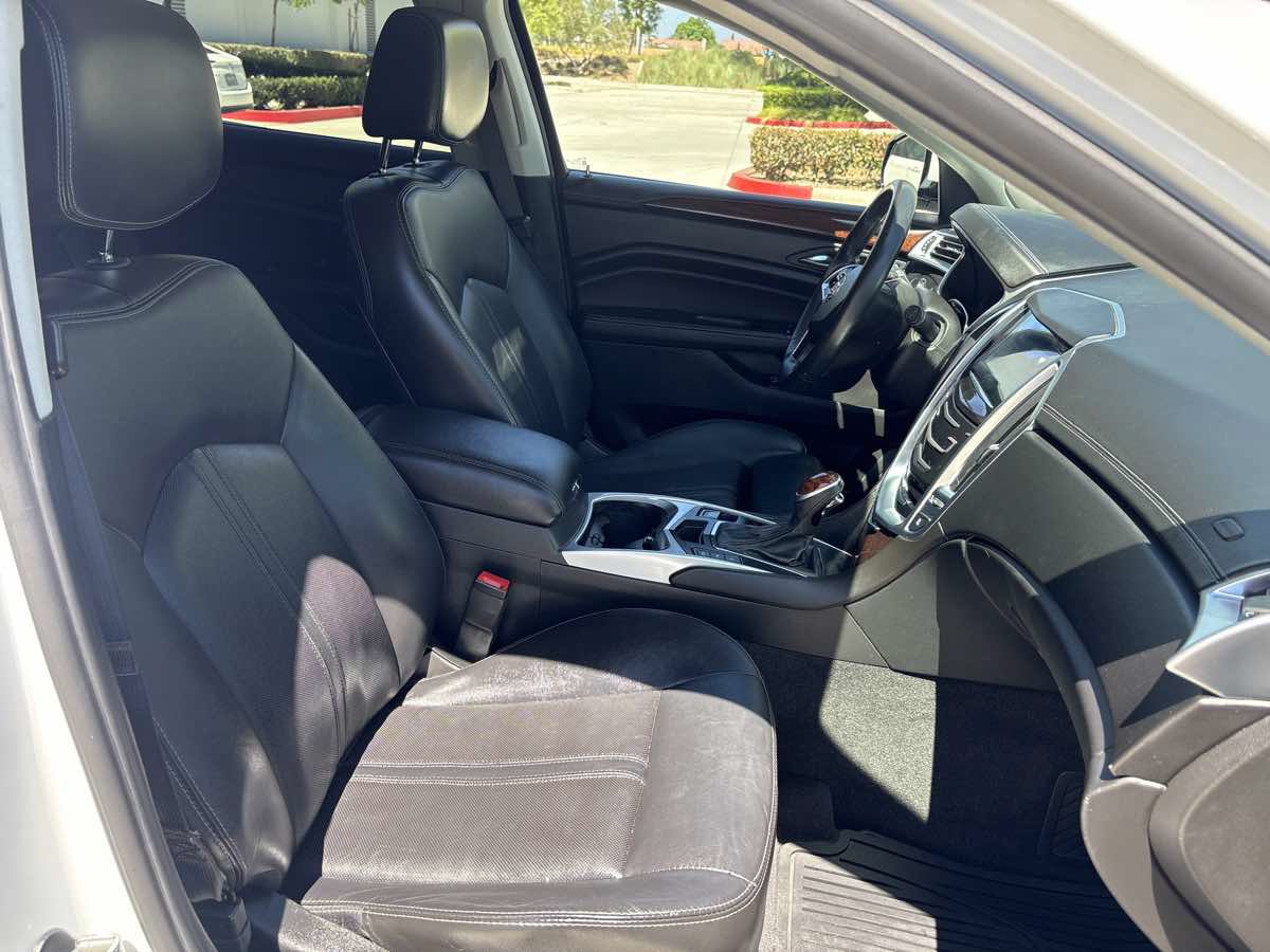 Used 2016 Cadillac SRX Luxury w/ Driver Awareness Package FWD image 16