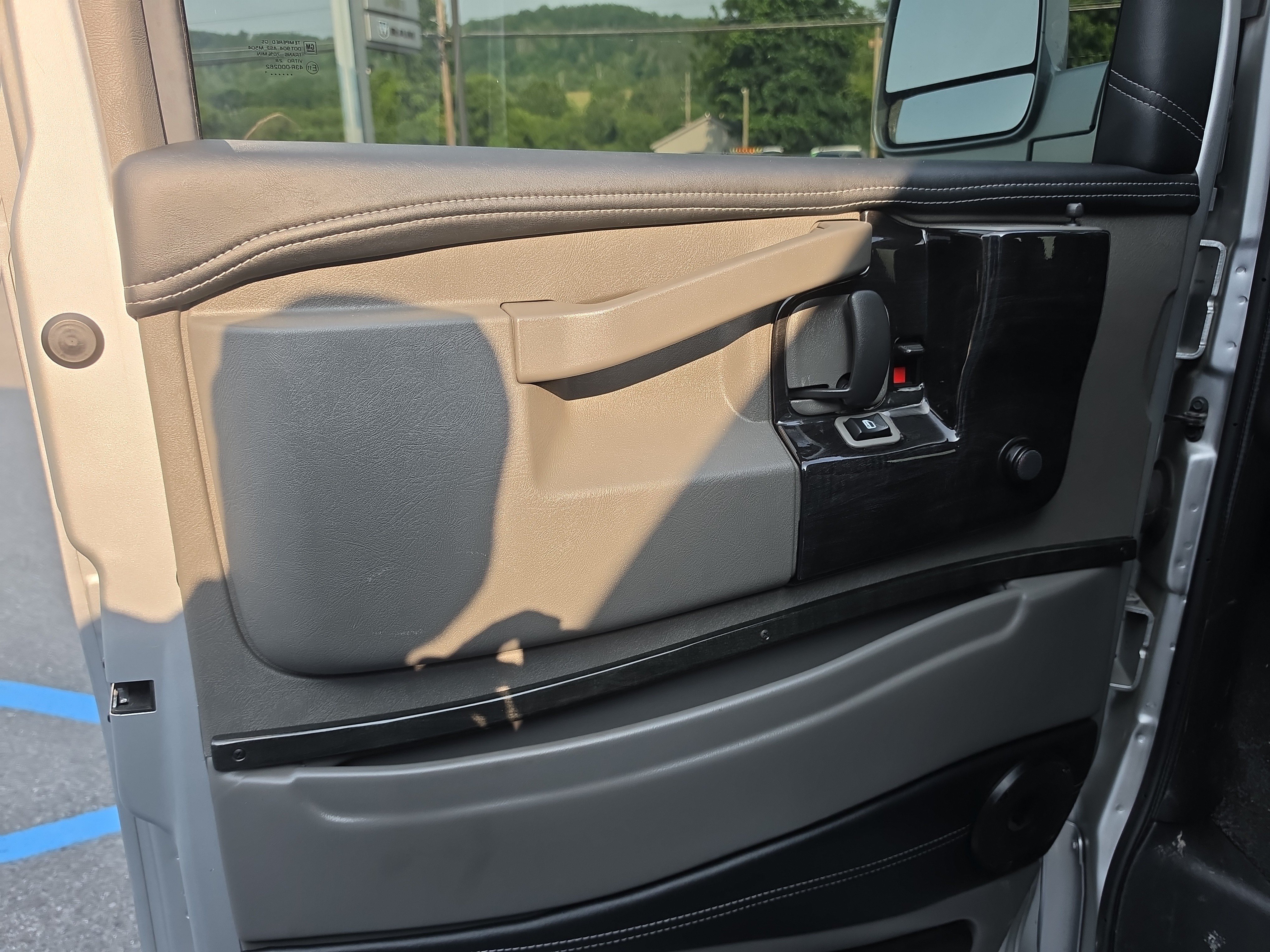 Used 2021 Chevrolet Express 2500 LS w/ Enhanced Convenience Package RWD image 21
