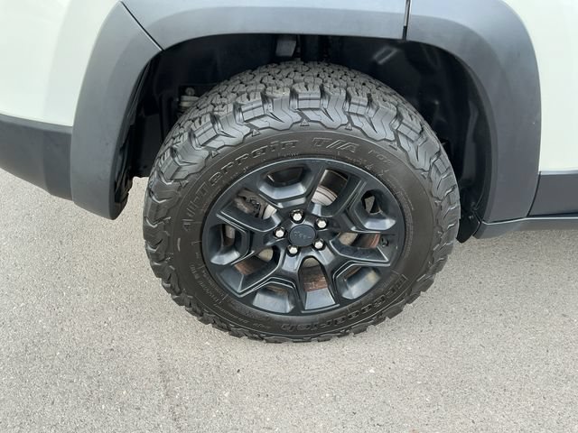 Used 2019 Jeep Cherokee Trailhawk w/ Comfort & Convenience Group AWD/4WD image 27