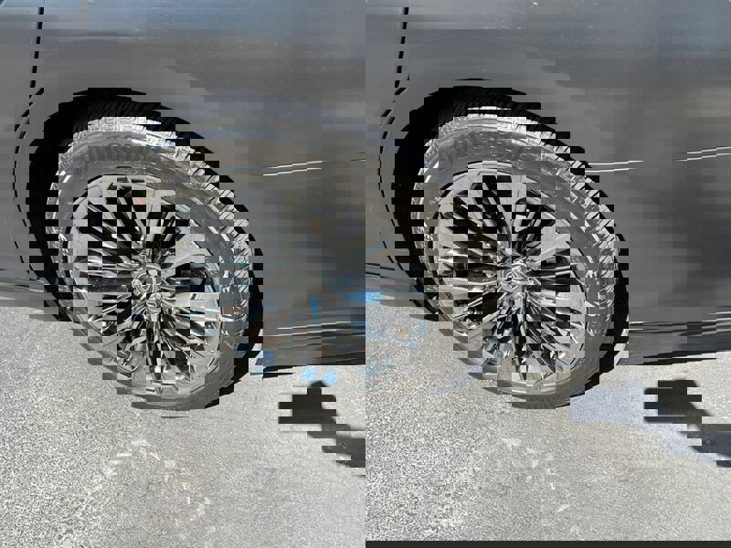 Used 2018 Lexus LS 500 AWD w/ Luxury Package image 13