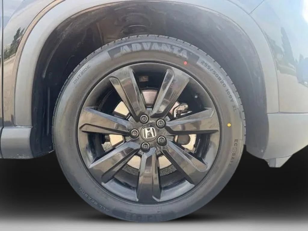 Used 2025 Honda Pilot Black Edition image 33
