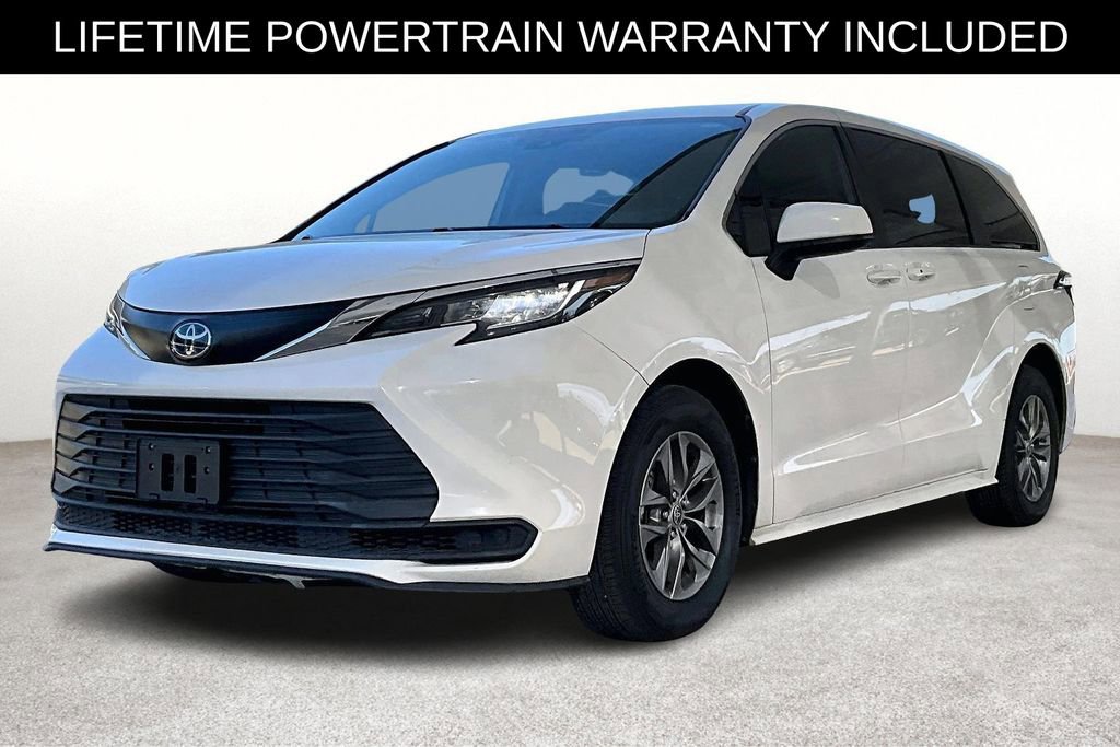 Used 2022 Toyota Sienna LE image 9
