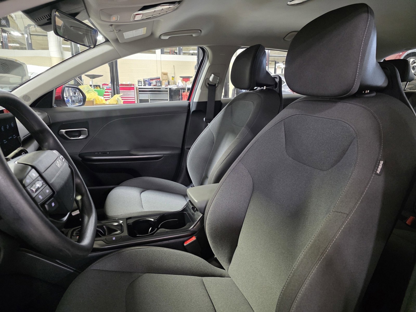 Used 2025 Kia K4 LXS image 22