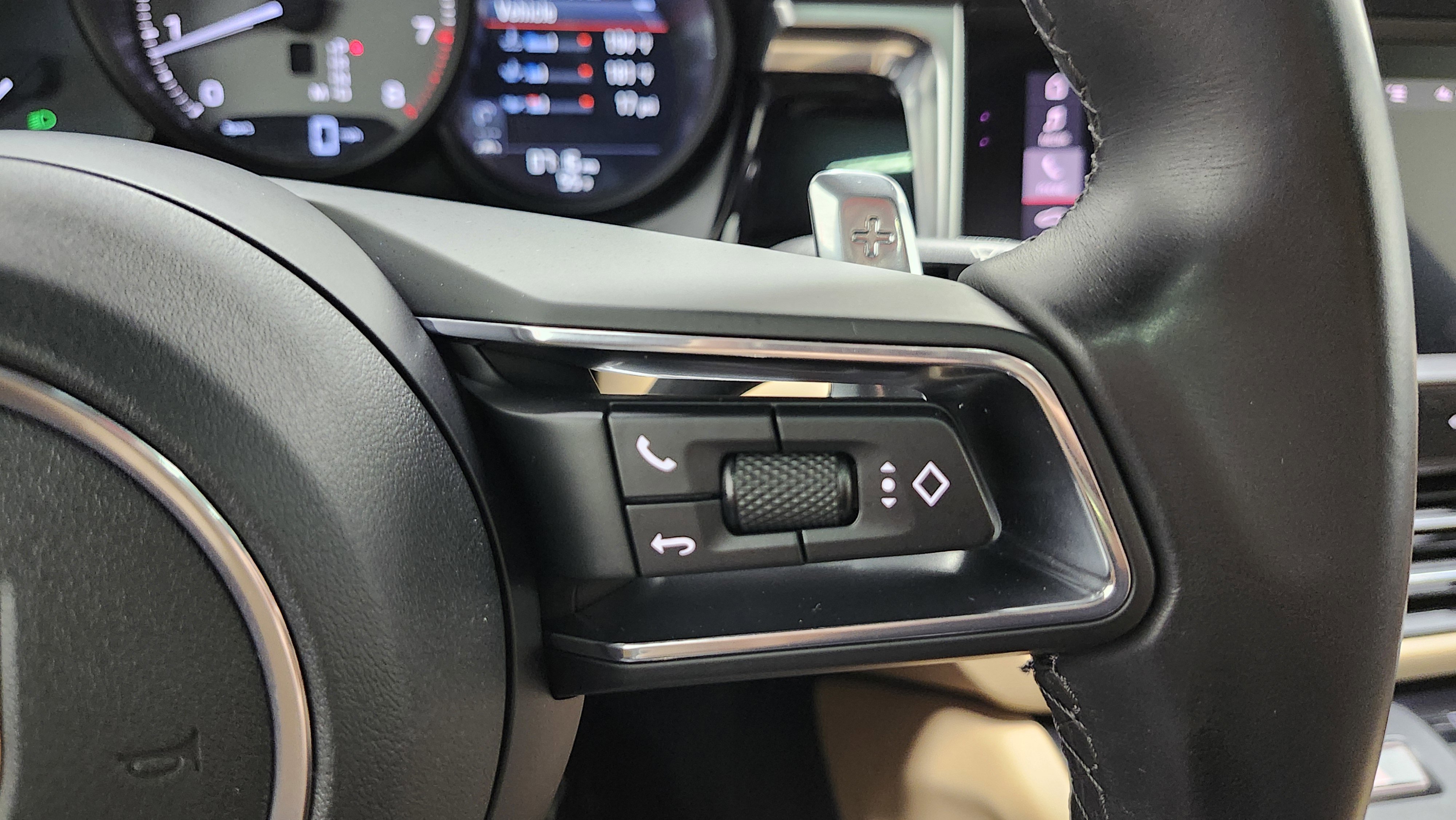 Used 2023 Porsche Macan S image 36