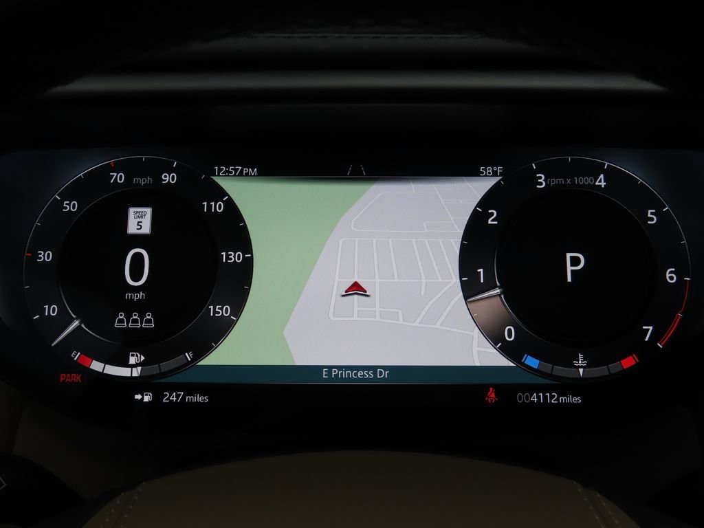 Used 2025 Land Rover Range Rover Sport SE image 34