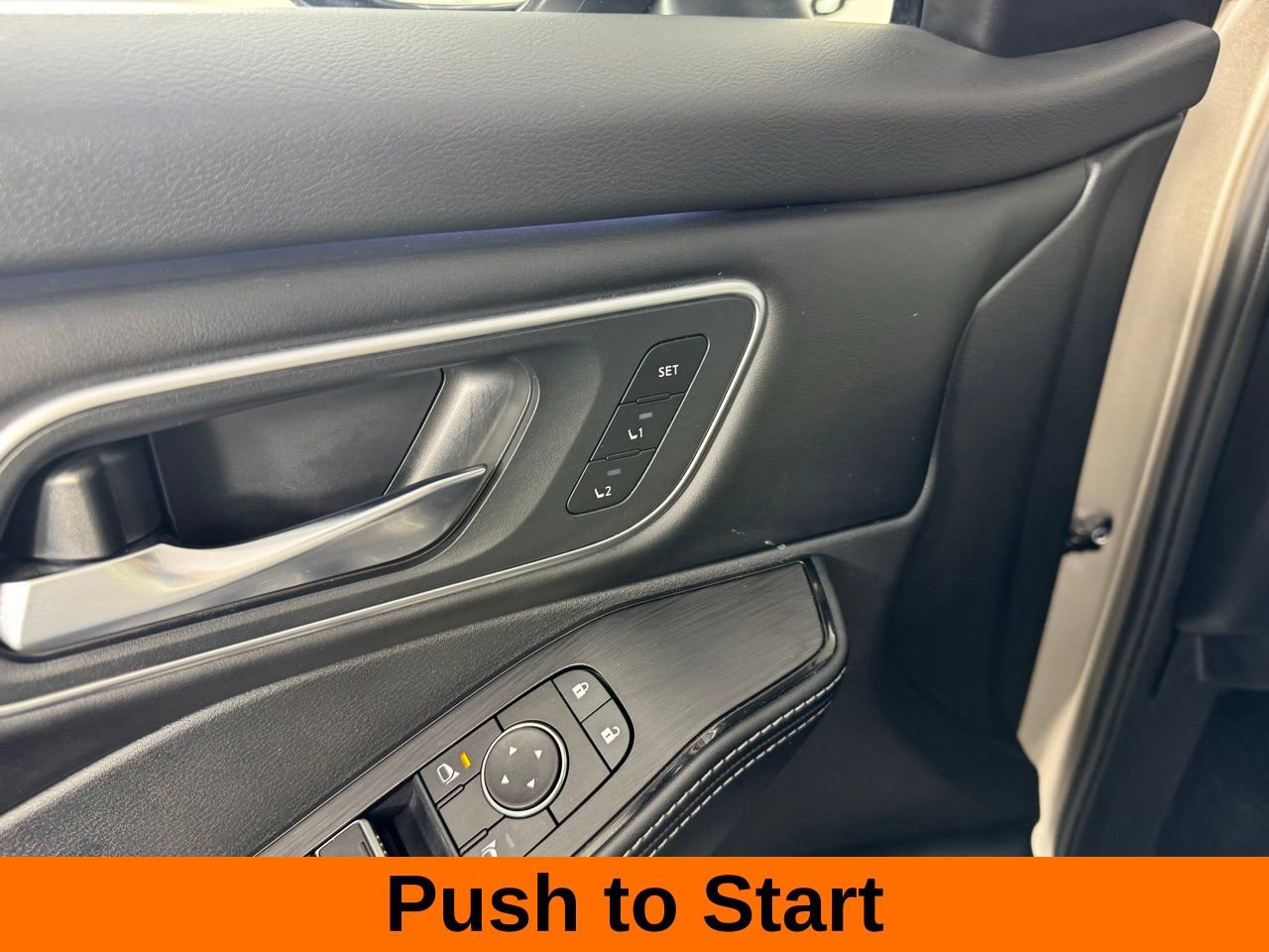 Used 2025 Nissan Rogue Platinum image 11