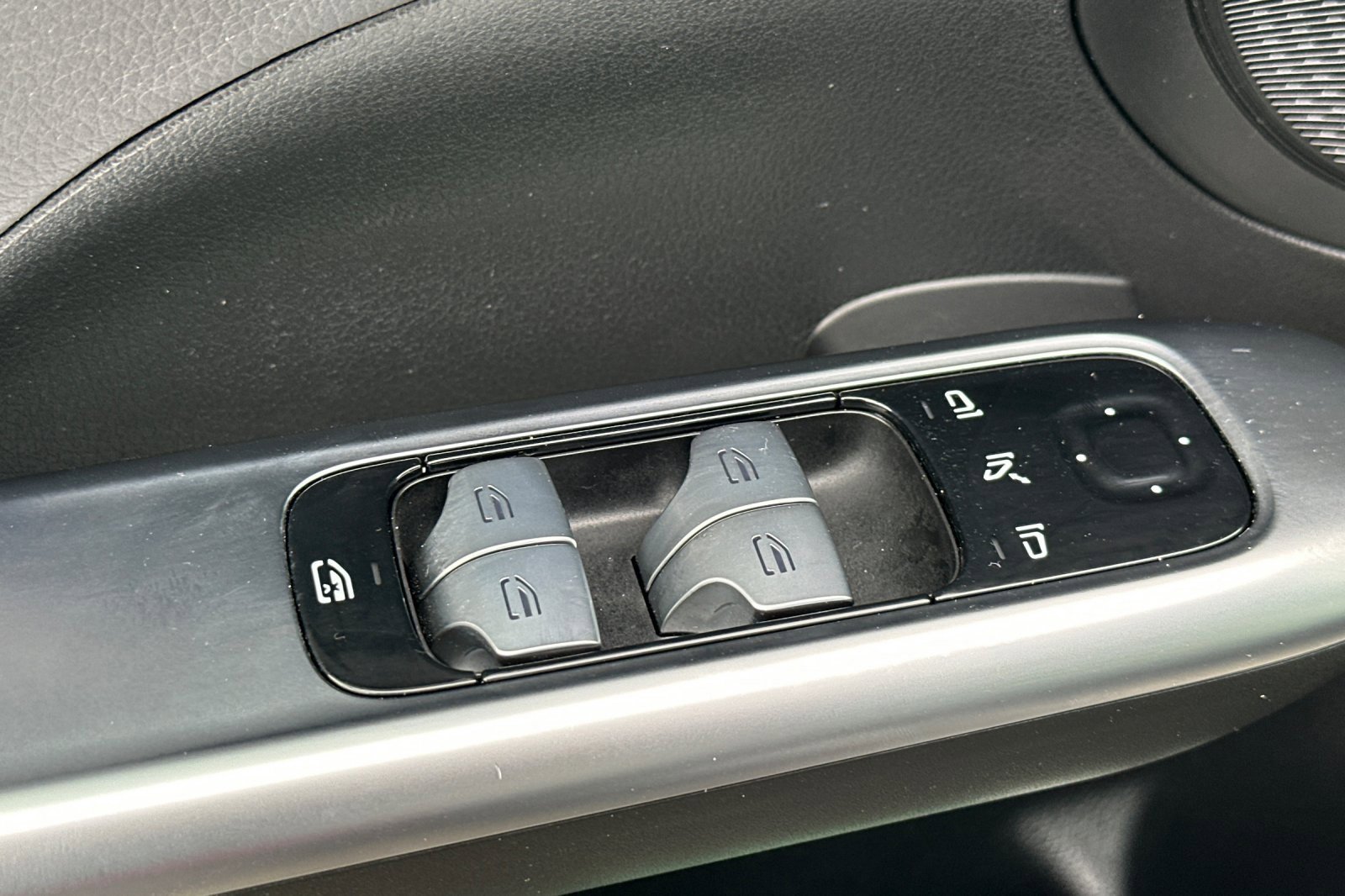 Certified 2025 Mercedes-Benz C 300 Sedan image 12