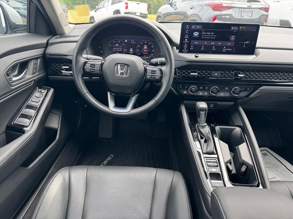 Used 2024 Honda Accord Touring image 12