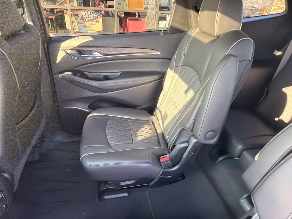 Used 2023 Buick Enclave Avenir w/ Avenir Technology Package AWD/4WD image 25