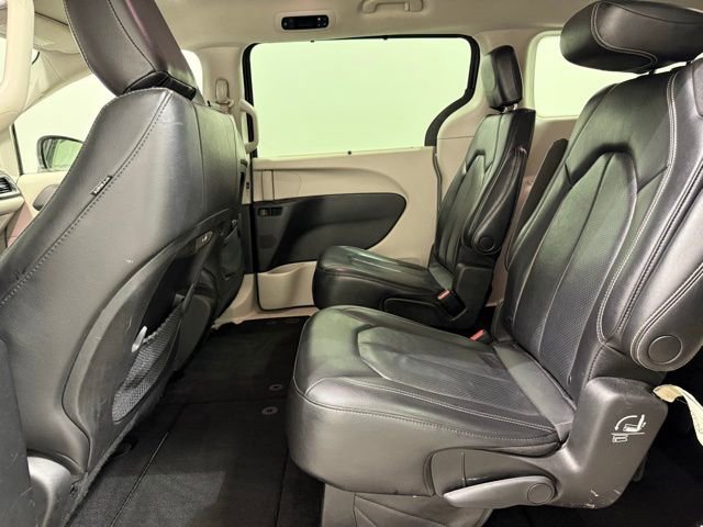 Used 2022 Chrysler Pacifica Touring-L image 23