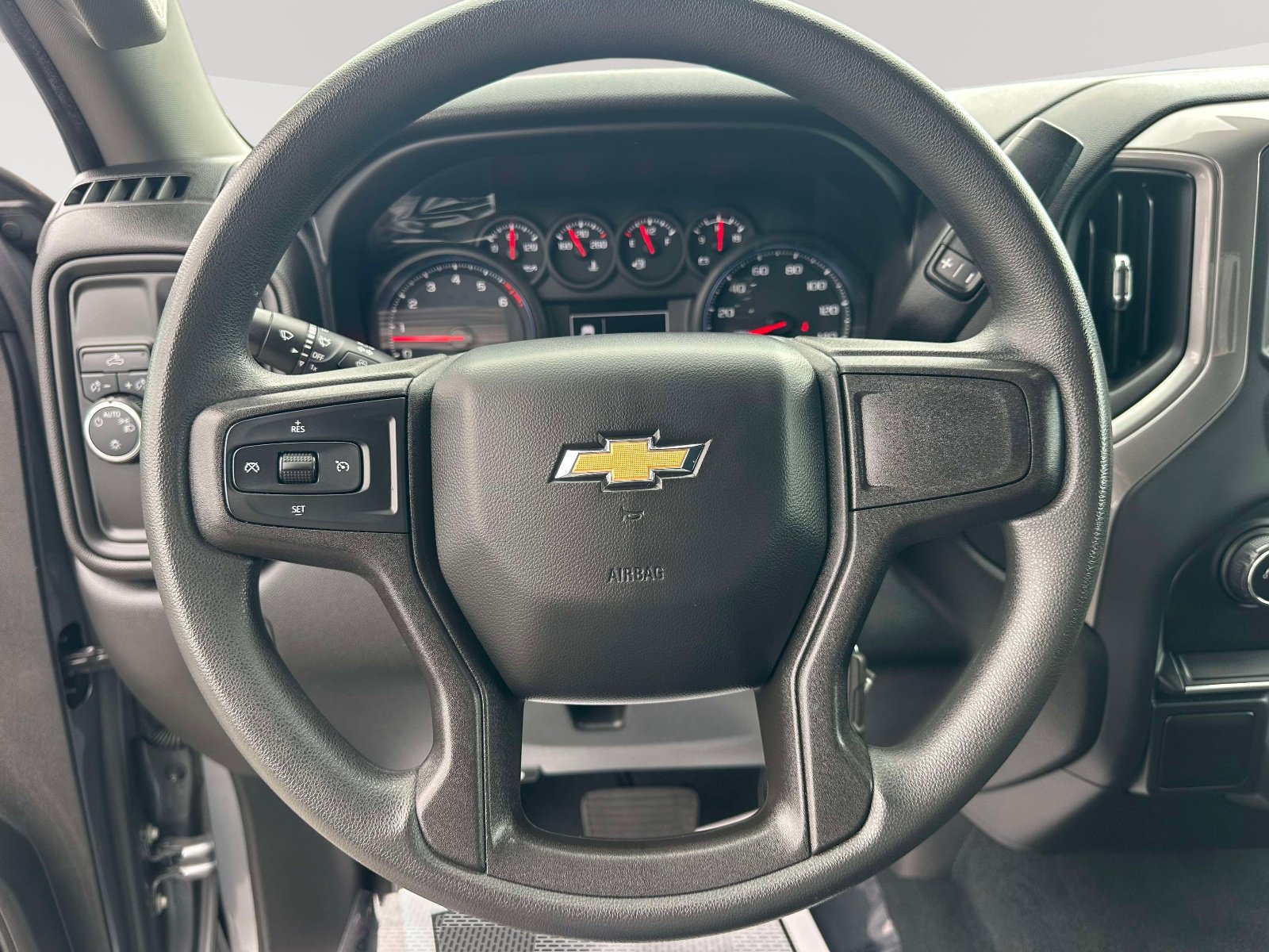 Used 2020 Chevrolet Silverado 1500 Custom w/ Custom Value Package RWD image 12