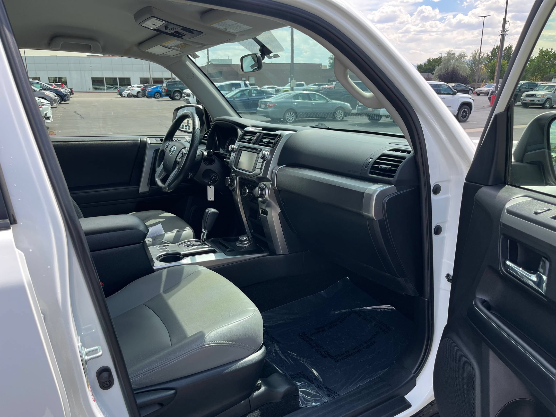 Used 2019 Toyota 4Runner SR5 AWD/4WD image 29