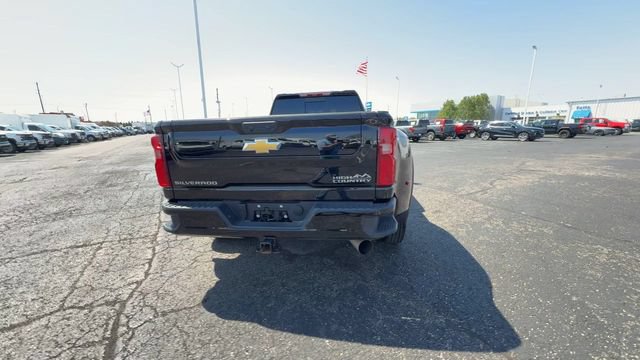 Used 2026 Chevrolet Silverado 3500 High Country w/ Technology Package AWD/4WD image 7