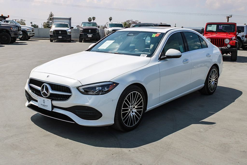 Used 2025 Mercedes-Benz C 300 4MATIC Sedan image 4