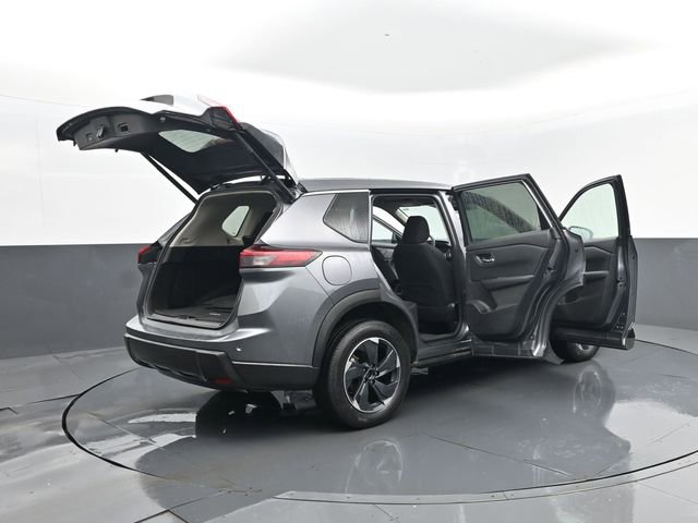 Used 2024 Nissan Rogue SV image 29