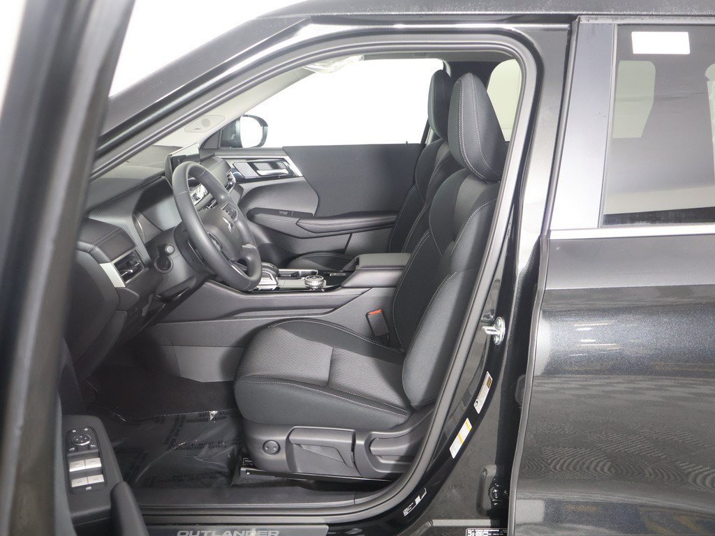 New 2026 Mitsubishi Outlander ES AWD/4WD image 28
