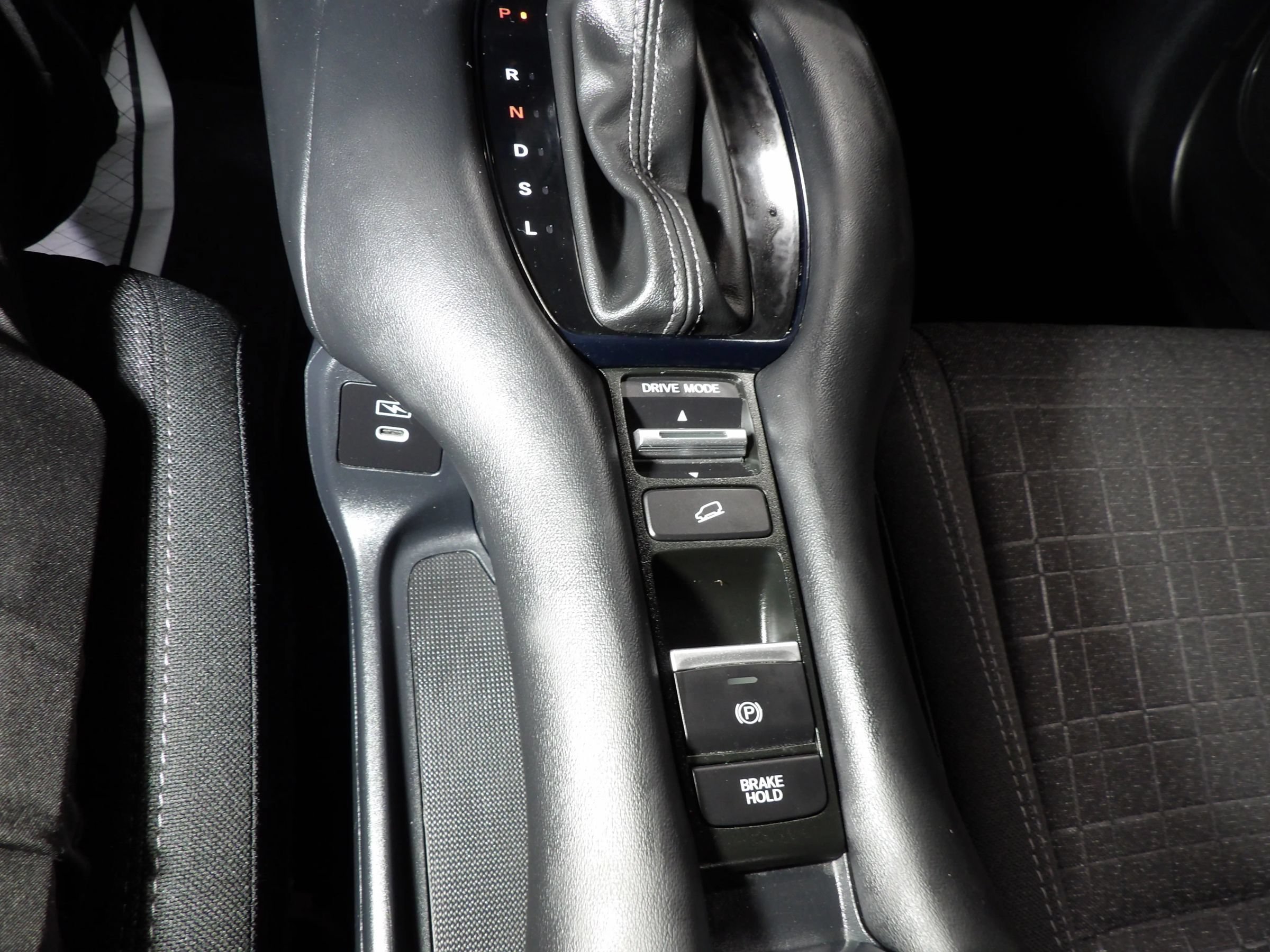 Used 2025 Honda HR-V LX image 14