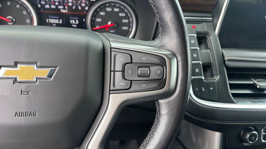 Used 2021 Chevrolet Suburban Premier w/ Premium Package AWD/4WD image 15