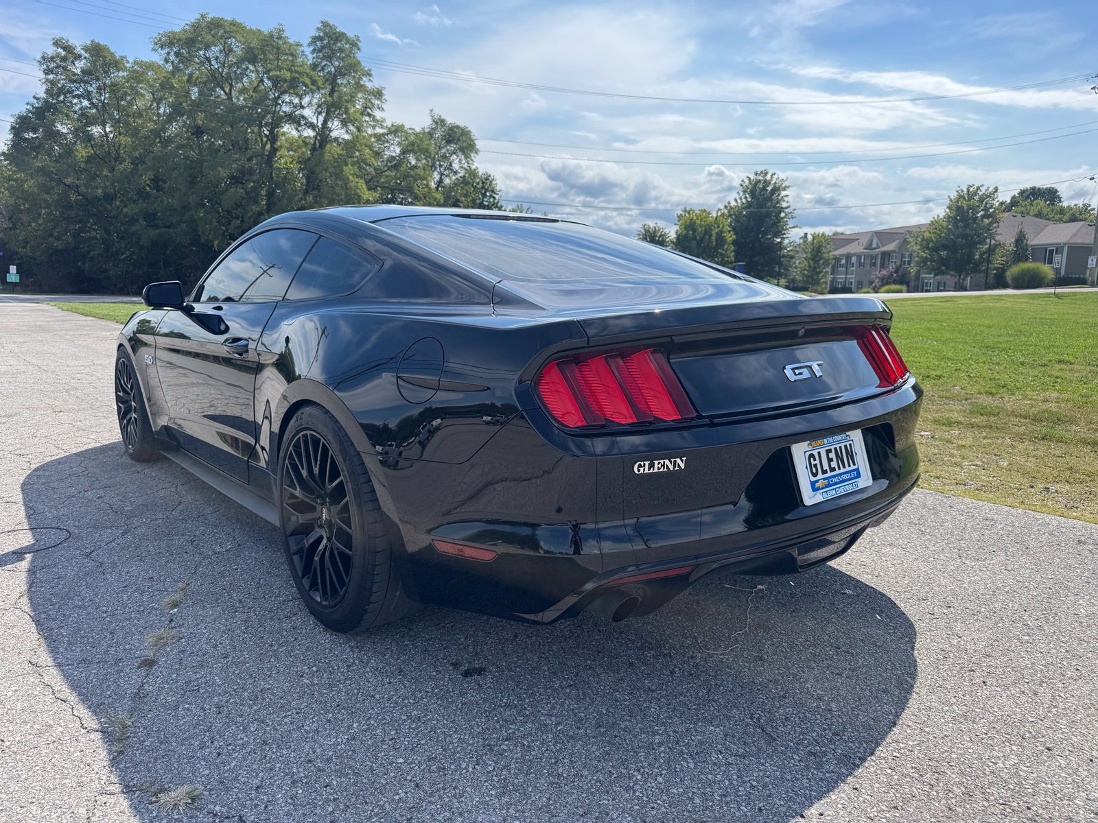 Used 2017 Ford Mustang GT w/ GT Performance Package RWD image 3