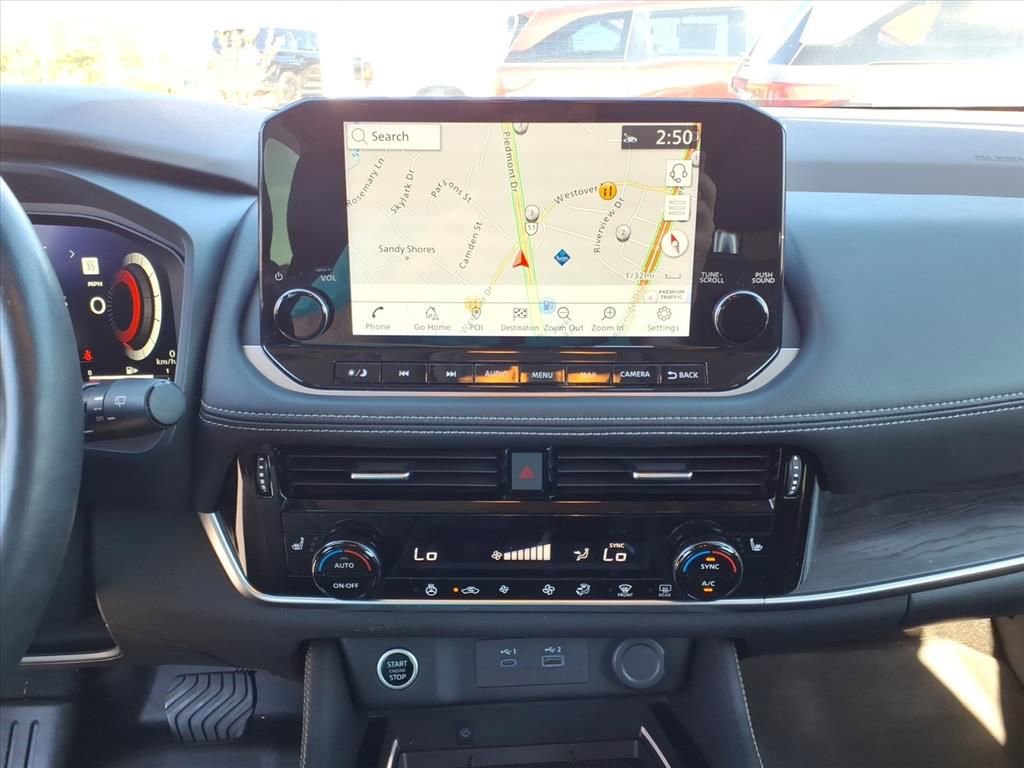 Used 2023 Nissan Rogue Platinum image 11