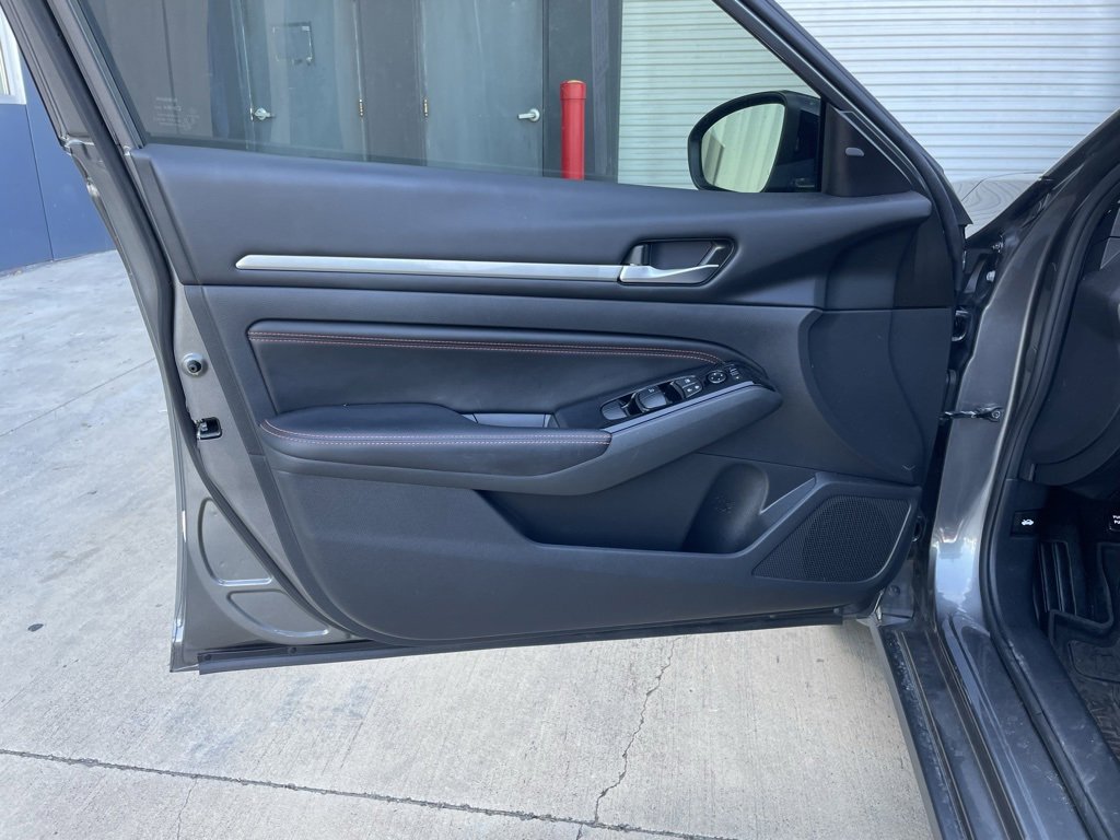 Certified 2023 Nissan Altima 2.5 SR image 12