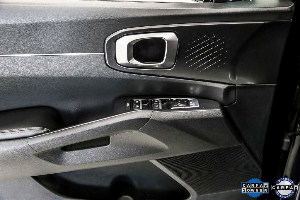 Used 2025 Kia Sorento LX image 24