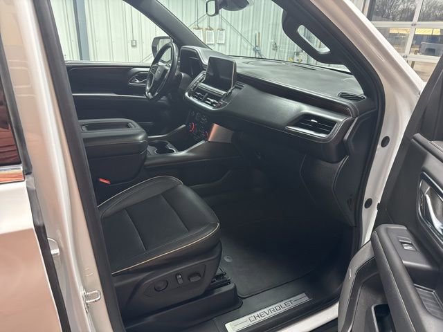 Used 2023 Chevrolet Suburban Premier image 13