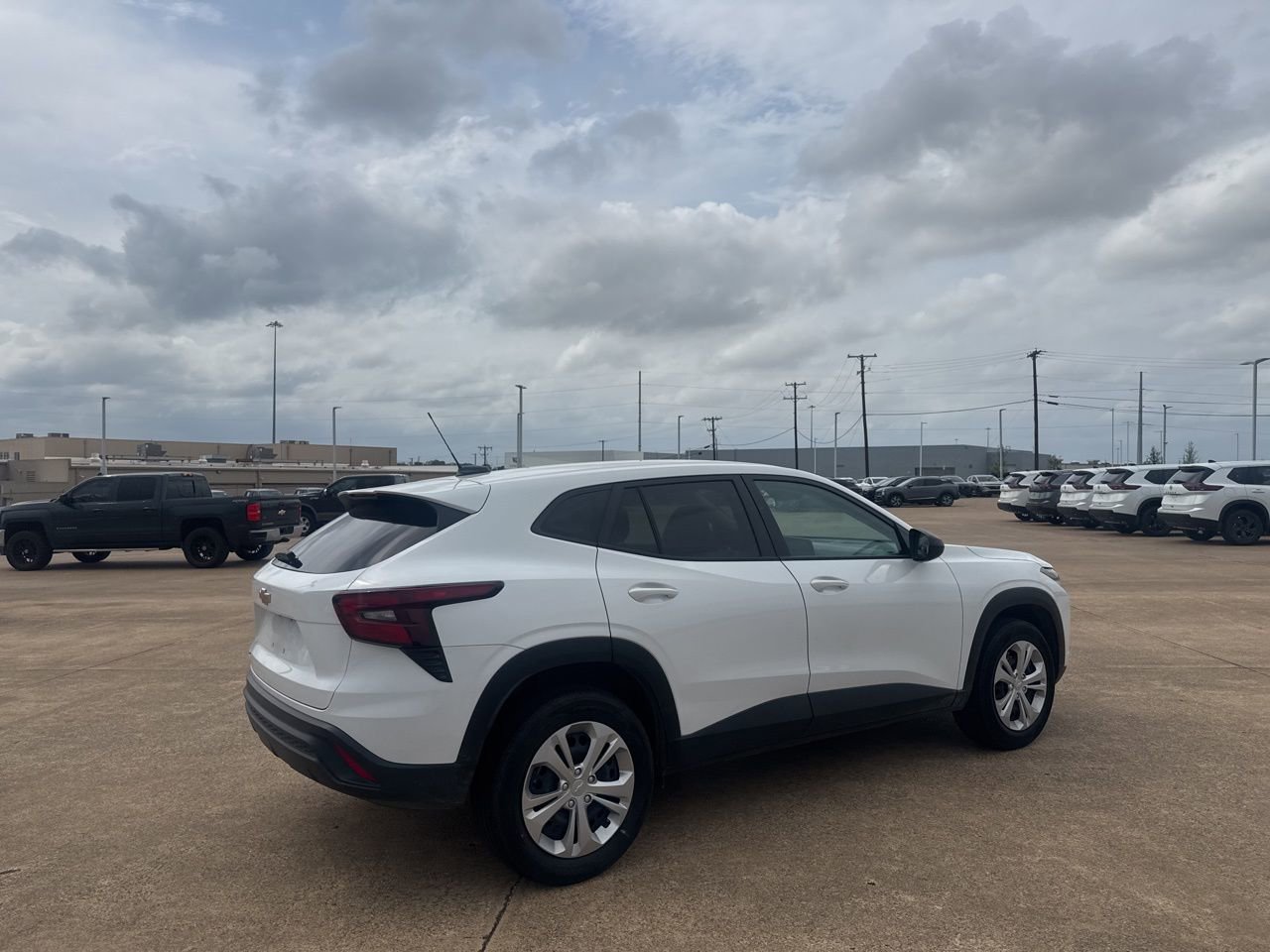 Used 2025 Chevrolet Trax LS image 22