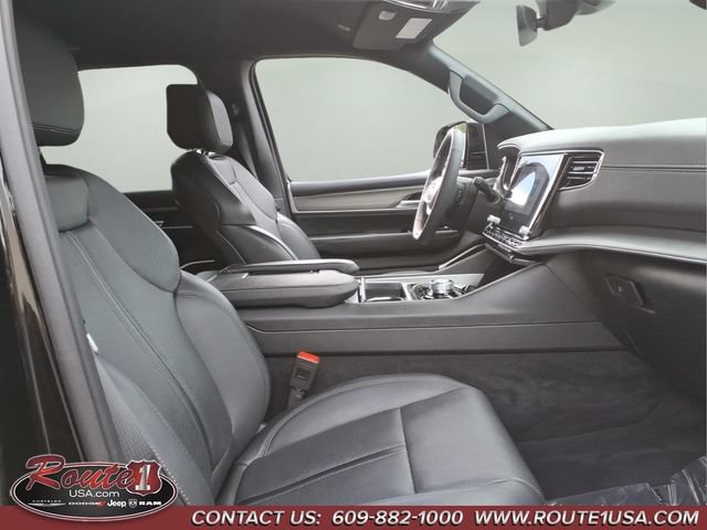 Used 2025 Jeep Wagoneer Series II AWD/4WD image 14
