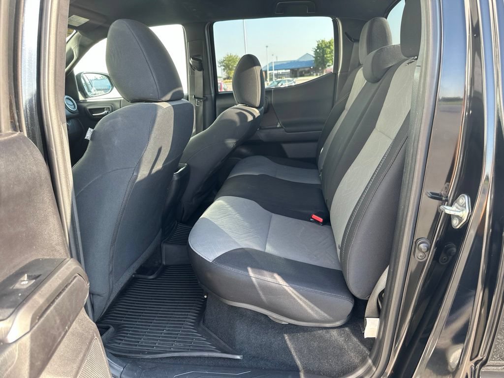 Used 2020 Toyota Tacoma TRD Sport w/ Technology Package AWD/4WD image 18