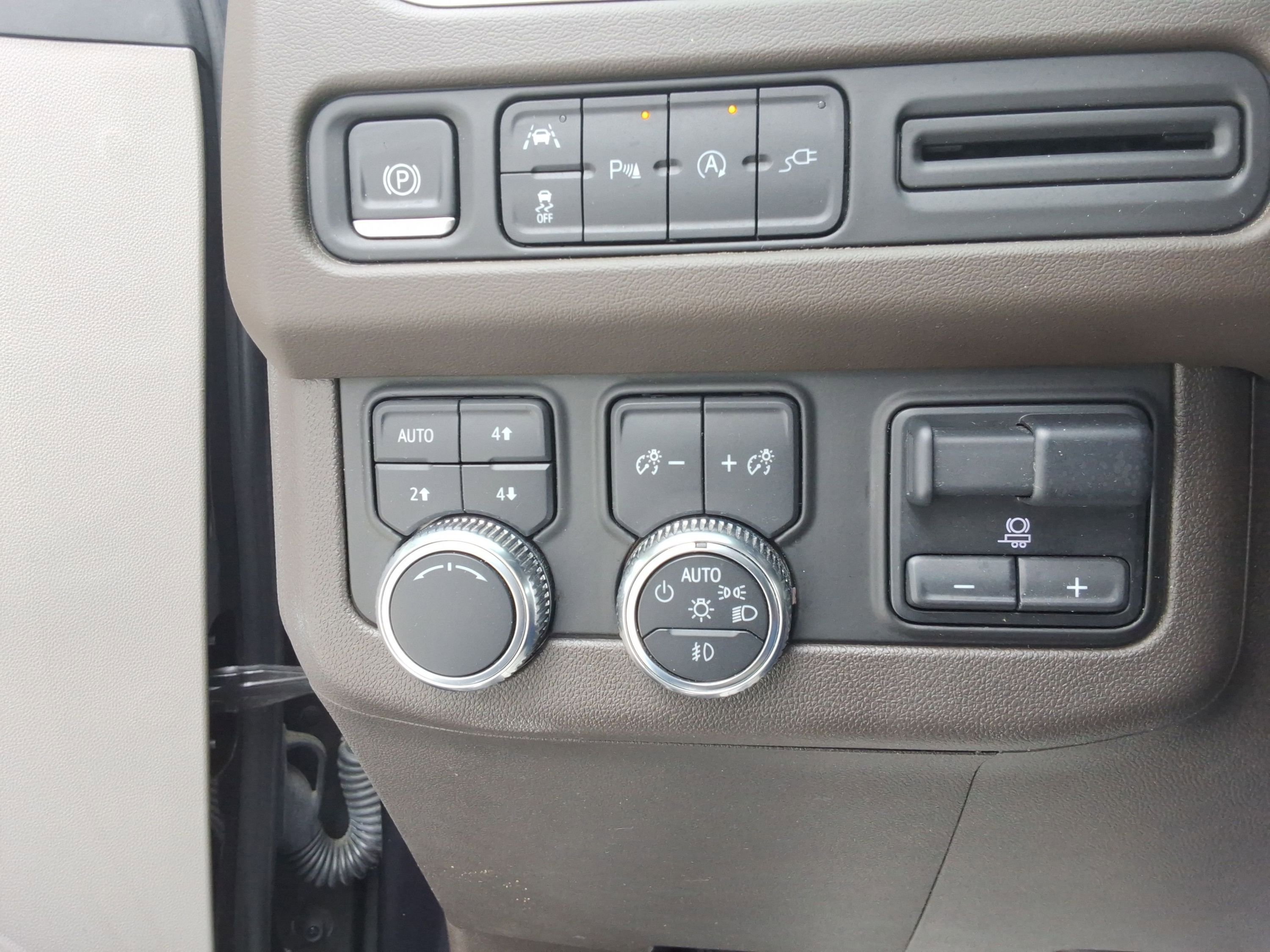 Used 2021 GMC Yukon XL SLT w/ SLT Luxury Plus Package image 20