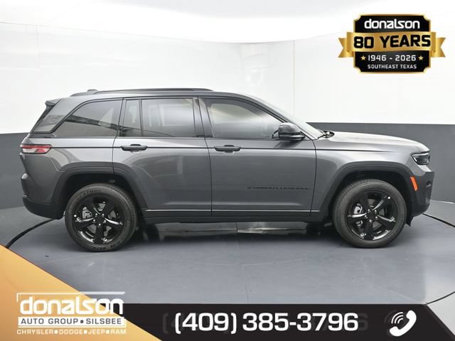 New 2025 Jeep Grand Cherokee Laredo RWD image 2