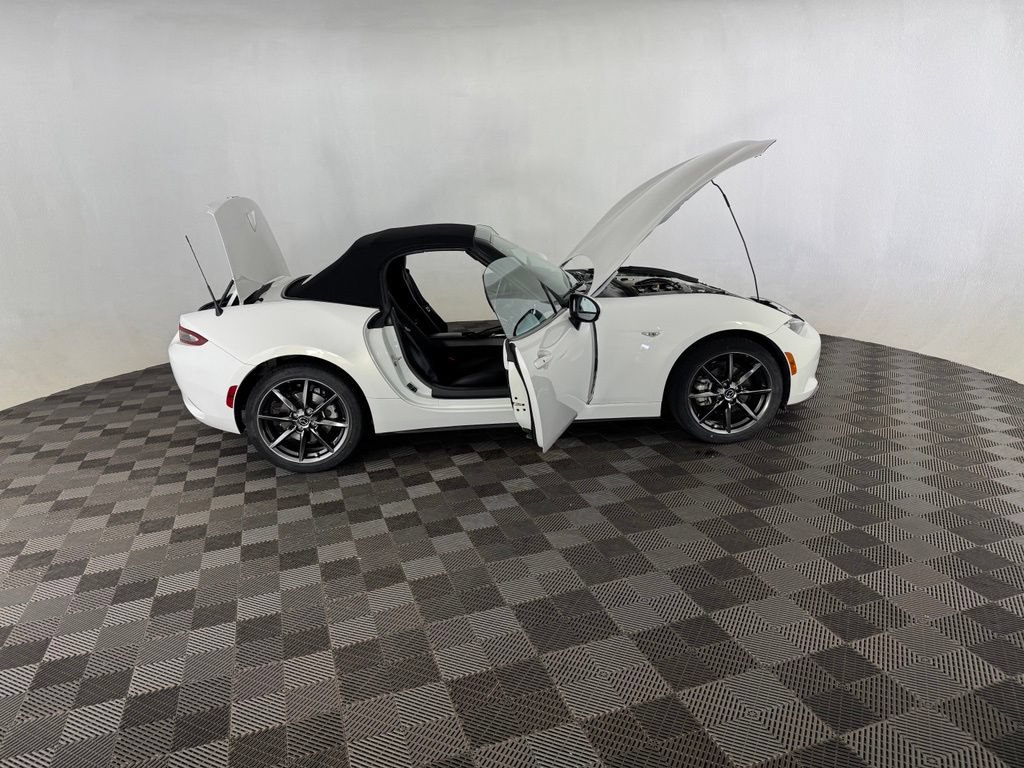 Used 2017 MAZDA MX-5 Miata Grand Touring RWD image 10